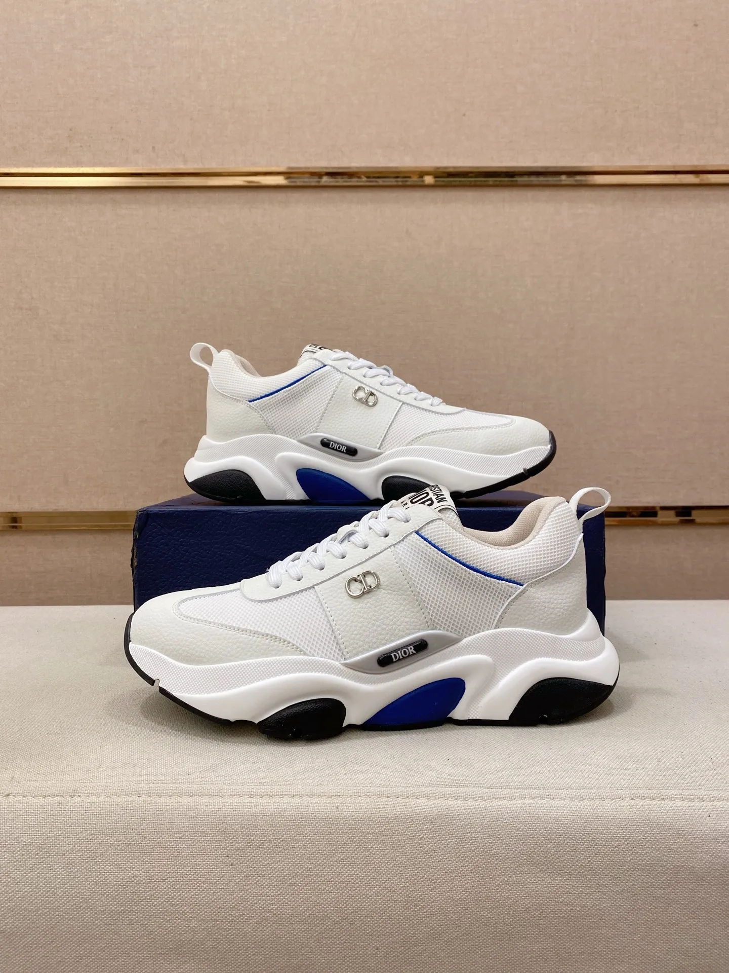 Men's shoes💰 462💰🇮🇹🇮🇹Dior d The new model is on sale at the same time at the counter. The upper 🇮🇹 is imported Italian first-layer cowhide, and the lining is fully imported sheepskin 💪💪. It is a complete 1⃣️ to 1⃣️ replica 🇮🇹💪💪, ⚠ Sole: The original sole is specially provided by the original factory. The exclusive movable molded sole is super comfortable. ⚠Original factory single goods, 🔍🔍high quality, you can enter and leave the counter at will, welcome to compare⚠. Code number: 38-44. Can be customized 45-46.
